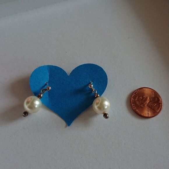 Simple and elegant Pearl Earrings - Picture 2 of 3